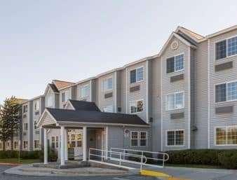 Baymont Inn & Suites By Wyndham Anchorage Airport Екстериор снимка