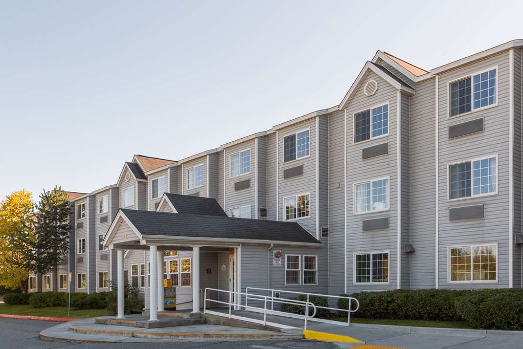 Baymont Inn & Suites By Wyndham Anchorage Airport Екстериор снимка