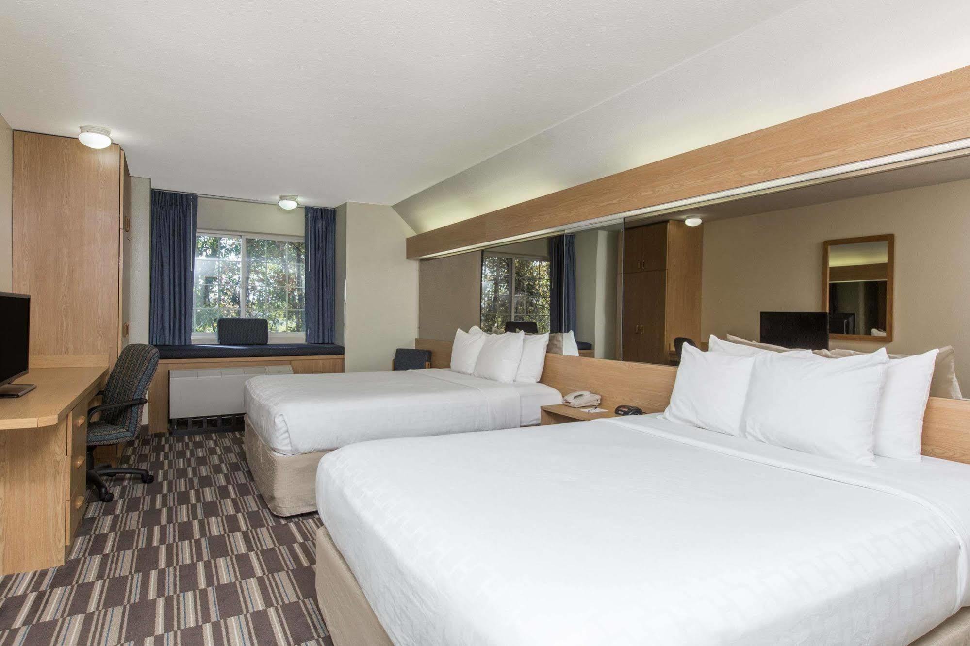 Baymont Inn & Suites By Wyndham Anchorage Airport Екстериор снимка