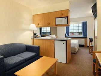 Baymont Inn & Suites By Wyndham Anchorage Airport Екстериор снимка